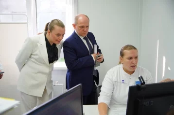Фото: В Кузбасс с рабочим визитом прибыл первый замминистра здравоохранения РФ Зеленский 1