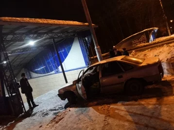 Фото: Водителю, съехавшему на автомобиле в подземный переход в Кемерове, выписали несколько штрафов 1