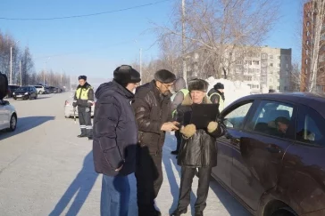 Фото: Кузбасские полицейские показывают нарушителям дорожных правил шокирующее видео  3