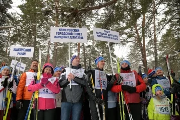 Фото: Более тысячи кемеровчан приняли участие в «Лыжне России»   3