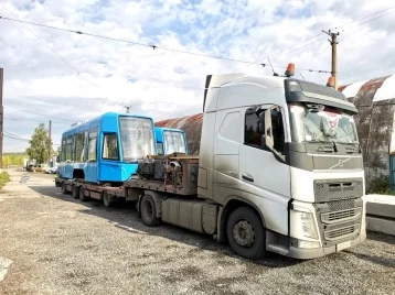 Фото: В Новокузнецк поступил новый двухсекционный трамвай «Кузбасс» 1