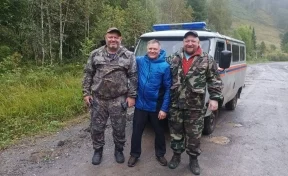 Кузбасские спасатели отыскали пропавшего в горах парапланериста