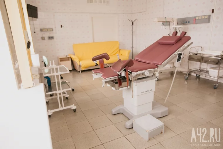 Фото: Уникальные операции, роды с мужем и первое селфи: как устроен роддом Детской областной больницы 5