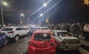 В Брянске произошло массовое ДТП с участием 15 автомобилей