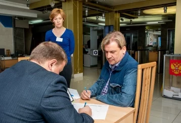 Фото: Эксперты заявили, что 54% россиян допускают голосование за ЕР 1