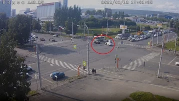 Фото: Стали известны подробности тройного ДТП на перекрёстке Ленина — Терешковой в Кемерове 1