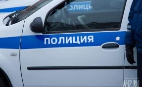 Кузбассовцы обнаружили на улице мужчину в крови: в полиции прокомментировали произошедшее