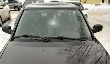 Фото: Прыгал по крыше: кузбассовец повредил автомобиль «любовника» жены 1