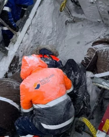 Погребённый под лавиной на Камчатке геолог выжил, проведя под снегом всю ночь