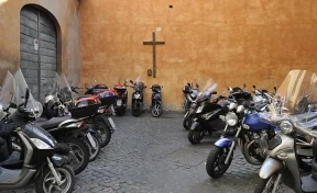 В итальянском городе за парковку предложили расплачиваться молитвой