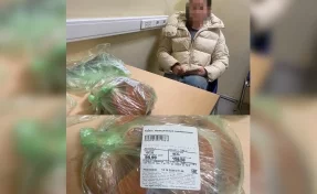 В Кемерове женщина попыталась вынести из магазина филе лосося под видом карася