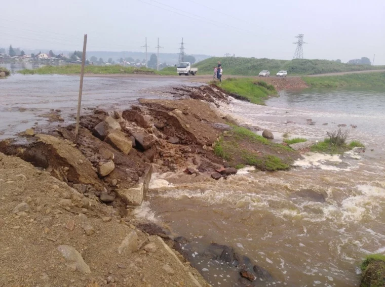 Вторая волна паводка в Иркутской области. Фото: Екатерина Лежнина
