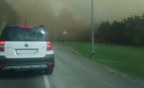 На кемеровской трассе произошло сильное задымление из-за пожара
