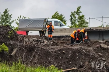 Фото: Власти Кемерова перенесли сроки перекрытия сквозного проезда под Елыкаевским путепроводом 1