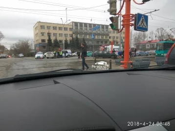 Фото: На Кузнецком проспекте в Кемерове произошло серьёзное ДТП: есть пострадавшие 1