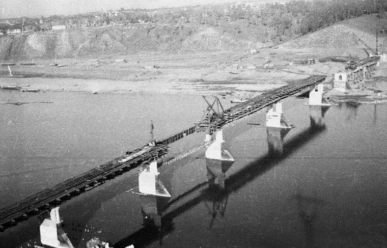 Строительство коммунального моста, 1951 год