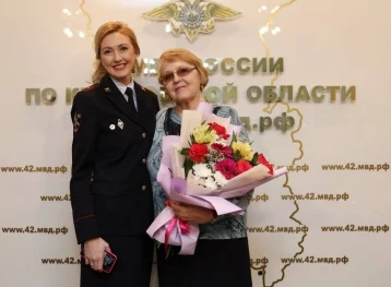 Фото: Начальник кузбасской полиции поздравил с праздником мам сотрудников органов внутренних дел 6