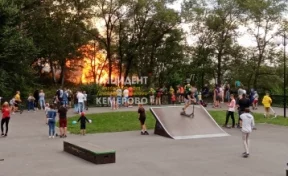 Около набережной в Кемерове произошёл пожар на площади 200 квадратных метров