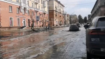 Фото: Власти Кемерова ответили на жалобы горожан о потопе на улице Ноградской 1