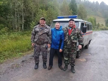 Фото: Кузбасские спасатели отыскали пропавшего в горах парапланериста 1