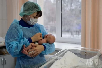 Фото: Выступившему против абортов актёру Певцову предложили рожать самостоятельно 1