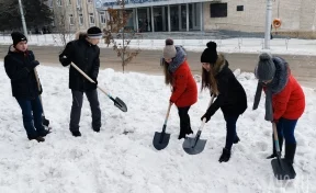 Кемеровчане очистят город от снега на субботнике