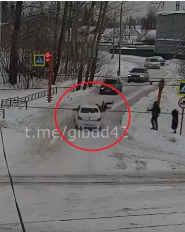 В Кемерове водитель сбил 12-летнего ребёнка и скрылся с места ДТП