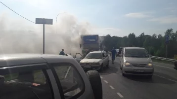 Фото: На трассе в Кемеровском районе загорелся грузовик 1