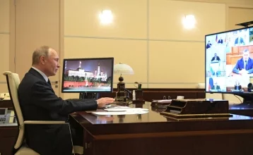 Фото: Владимир Путин поручил освободить от налогов выплаты врачам за борьбу с коронавирусом 1