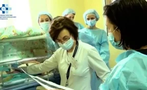 В Кемерове врачи спасли новорождённого весом 750 граммов