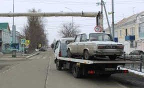 Водителя без прав, перевозившего ребёнка, задержали в Кузбассе