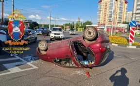 В Новокузнецке на улице Кирова жёстко столкнулись 2 автомобиля