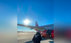 Самолёт с 90 пассажирами на борту совершил аварийную посадку в Хабаровске