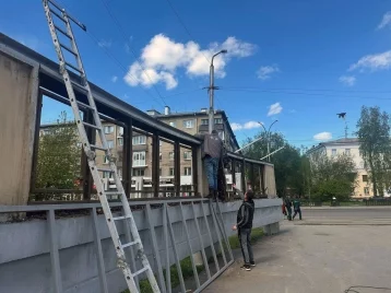 Фото: В Кемерове демонтировали Доску почёта в центре Кировского района 1