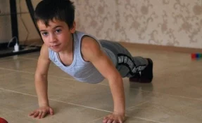 Пятилетний чеченец установил мировой рекорд по отжиманиям