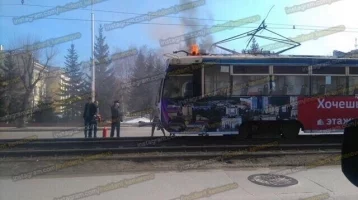 Фото: В МЧС назвали предварительную причину пожара в кемеровском трамвае 1