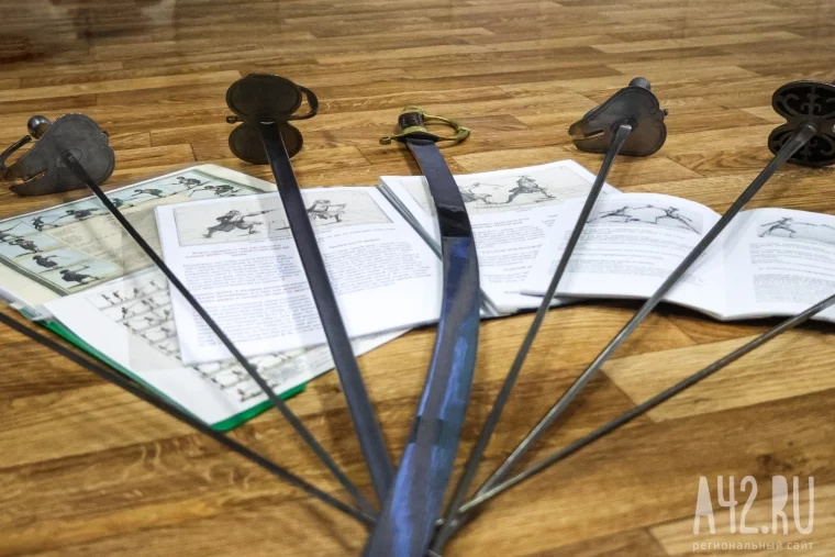 Фото: Сталь, пот и семья: зачем взрослые люди с ипотекой берут в руки меч 8