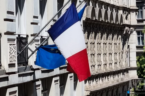 В Нотр-Дам подкинули записку с просьбой не открывать собор