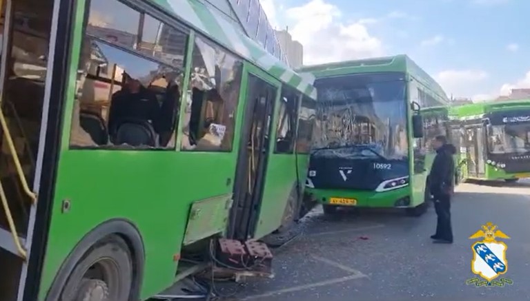 10 человек пострадали, 2 машины загорелись в результате массового ДТП с автобусами в Курске
