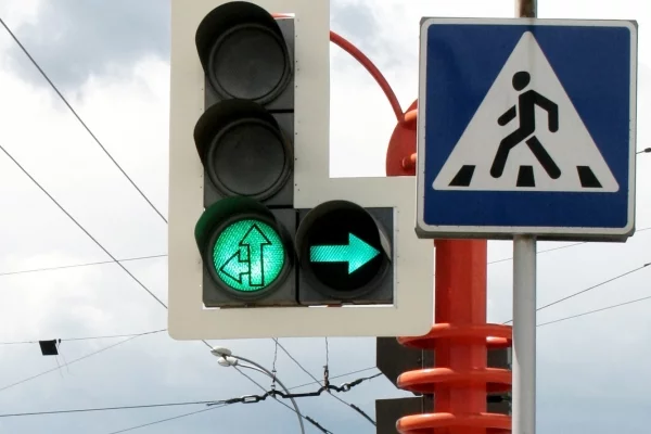 В Кемерове на три часа отключат светофоры на перекрёстке проспекта Шахтёров