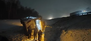 Фото: В Новосибирском районе автобус столкнулся с грузовиком, пострадали 3 человека 1