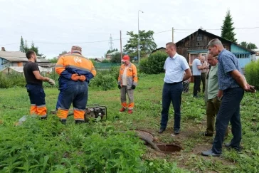 Фото: В Кемерове вода подтапливает дома на двух улицах несколько месяцев: мэр отправил комиссию 3