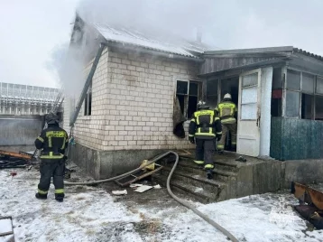 Фото: 5-летний ребёнок погиб вместе с родителями на пожаре в Карачаево-Черкесии 1