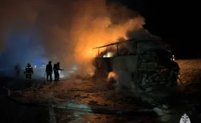 На трассе в Башкирии сгорел автобус, следовавший из Махачкалы в Уфу