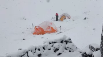 Фото: Спасатели нашли на камчатском вулкане туриста, у которого отказали ноги, мёртвым 1