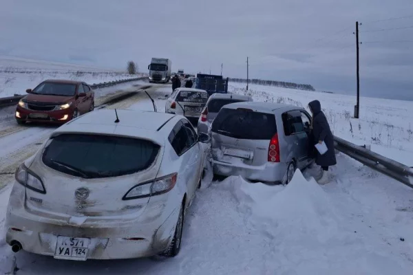 На трассе Р-257 «Енисей» в Красноярском крае произошло массовое ДТП