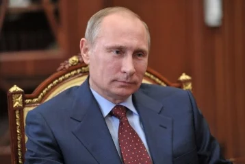 Фото: Владимир Путин приложился к мощам Николая Чудотворца 1