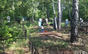 В Кузбассе дети повредили могилы на кладбище ради развлечения