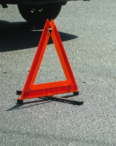 Автомобиль такси попал в жёсткую аварию в Новокузнецке