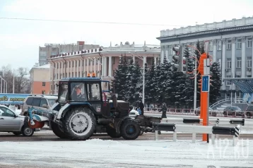 Фото: За неделю с улиц Кемерова вывезли 70 000 кубометров снега 1